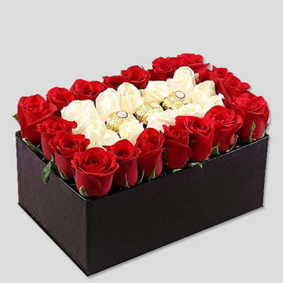 "White N Red Roses Flower box - code BF33 - Click here to View more details about this Product